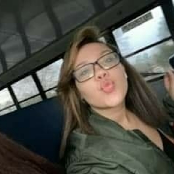 Meet your Posher, Caroline - Picture 3 of 4